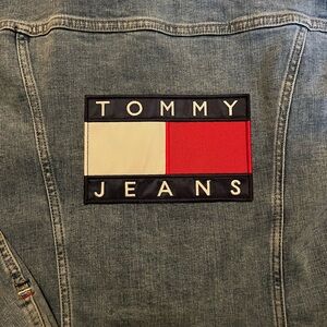 Tommy Hilfiger Men's Light Blue Jeans with Logo Patch
